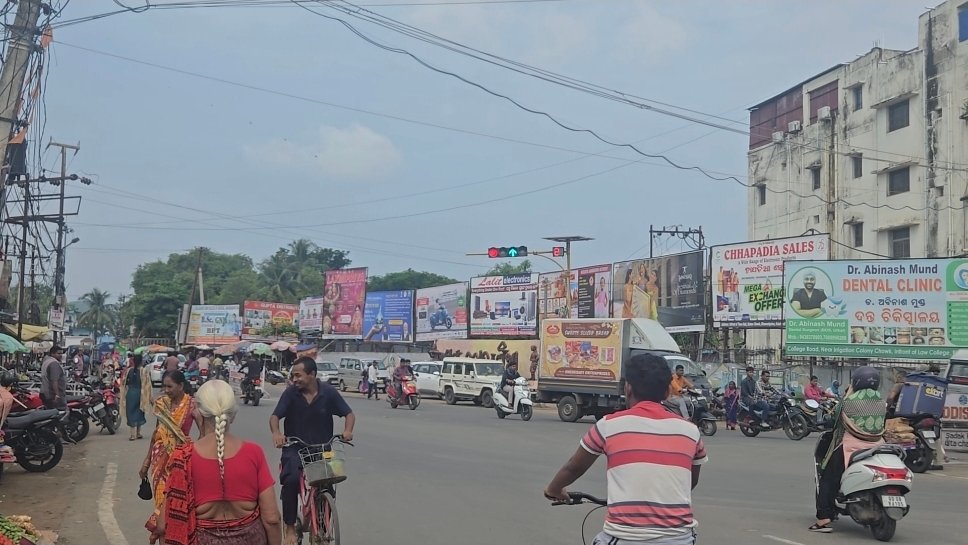 ସ୍ପାର ଚକଚକି ପଛରେ କ’ଣ ରହସ୍ୟ? ଭବାନୀପାଟଣାରେ ‘ଏକ୍ସଟ୍ରା ସର୍ଭିସ୍’ ଅଭିଯୋଗ, ହେଲେ ସ୍ପାର ହିସାବ ନାହିଁ ପୋଲିସ–ପୌରପାଳିକା ପାଖରେ!
